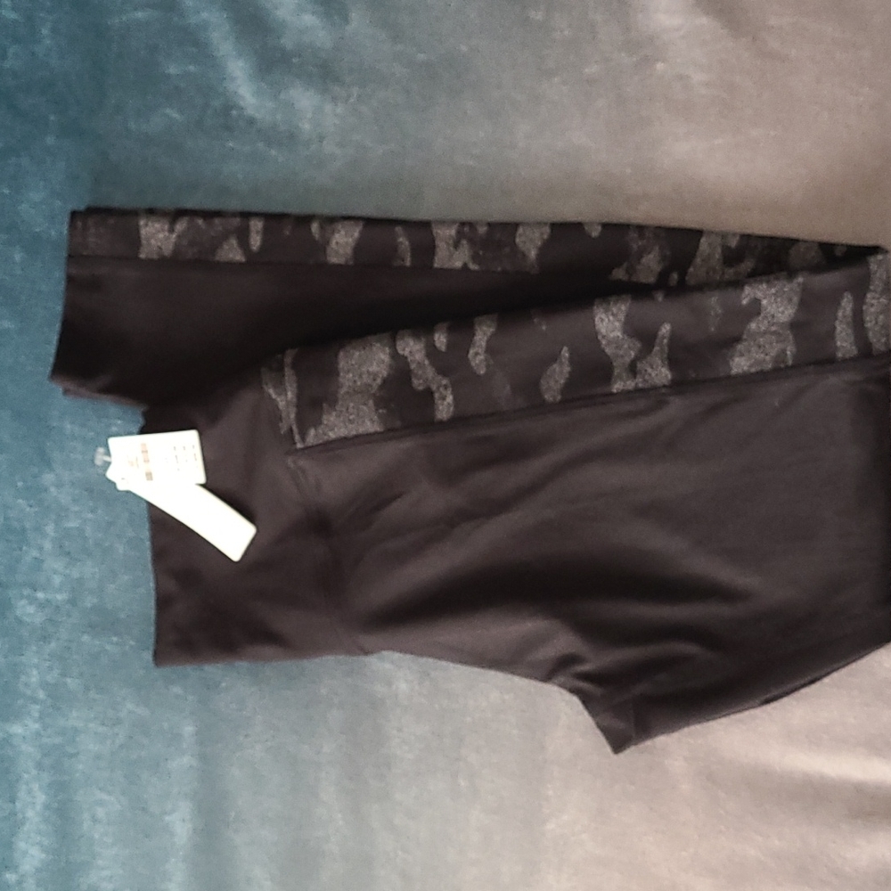 NWOT PINK Victoria Secret Black Camo Leggings